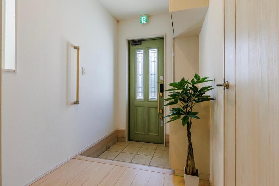 青の洞窟まで車で3分完全プライベートの一棟貸駐車場無料の恩納海彩 Apartment Onna