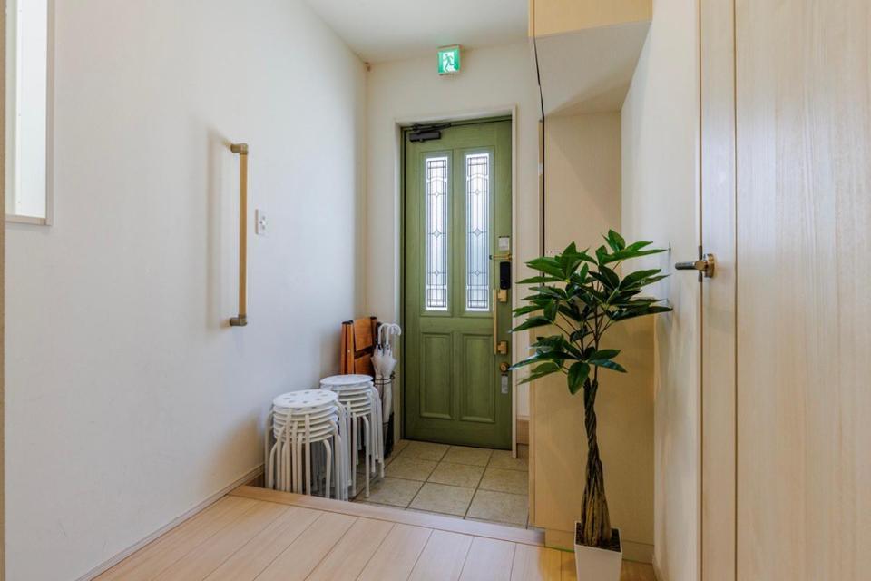 青の洞窟まで車で3分完全プライベートの一棟貸駐車場無料の恩納海彩 Apartment *